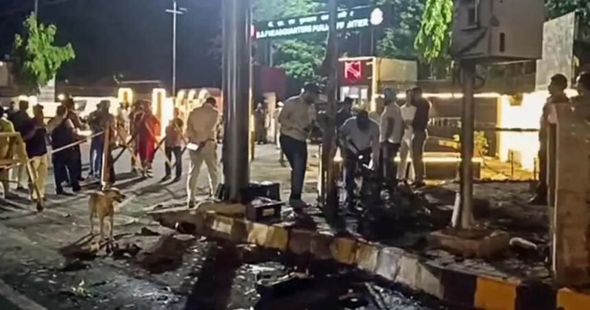 ജലന്ധറിൽ ബിഎസ്എഫ് ആസ്ഥാനത്തിന് മുന്നിൽ സ്‌കൂട്ടർ പൊട്ടിത്തെറിച്ചു; യുവാവിന് പരിക്ക്; അതീവ ജാഗ്രതാ നിർദ്ദേശം