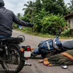 കറ്റാനത്ത് നടുറോഡിൽ ഗുണ്ടാവിളയാട്ടം: സ്കൂട്ടർ യാത്രക്കാരിയെ അടിച്ചുവീഴ്ത്തി മൂന്ന് പവന്റെ താലിമാല കവർന്നു